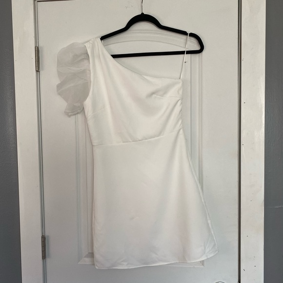 White one shoulder dress from Dry Goods - Picture 2 of 2